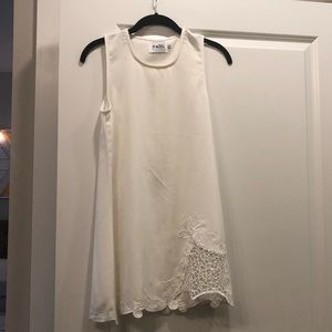 SABO Skirt white shift dress with cut out @ bottom